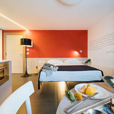 Duomo & Hotel 4*