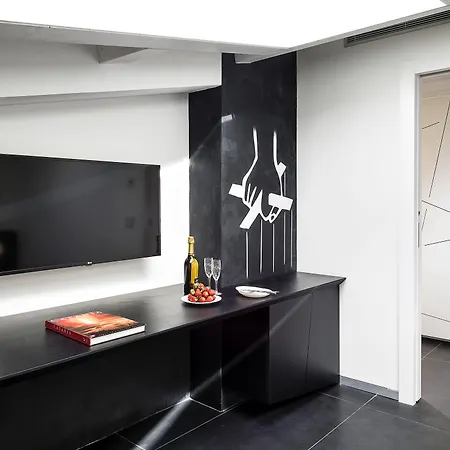 Duomo & Otel Katanya