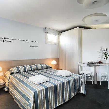 Hotel Duomo & 4*